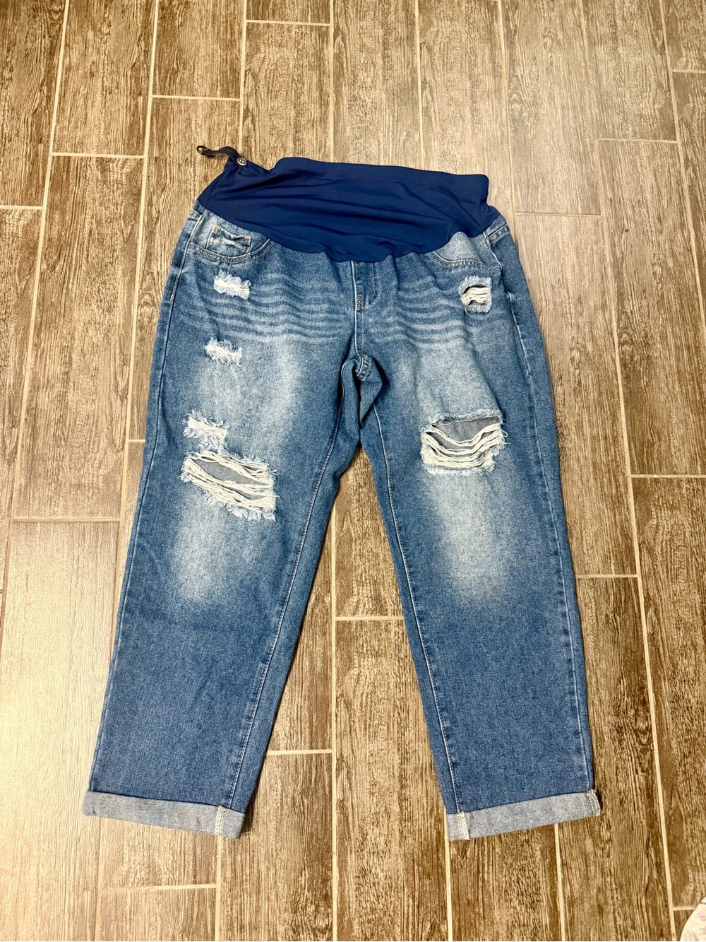 Size 2XL maternity jeans..